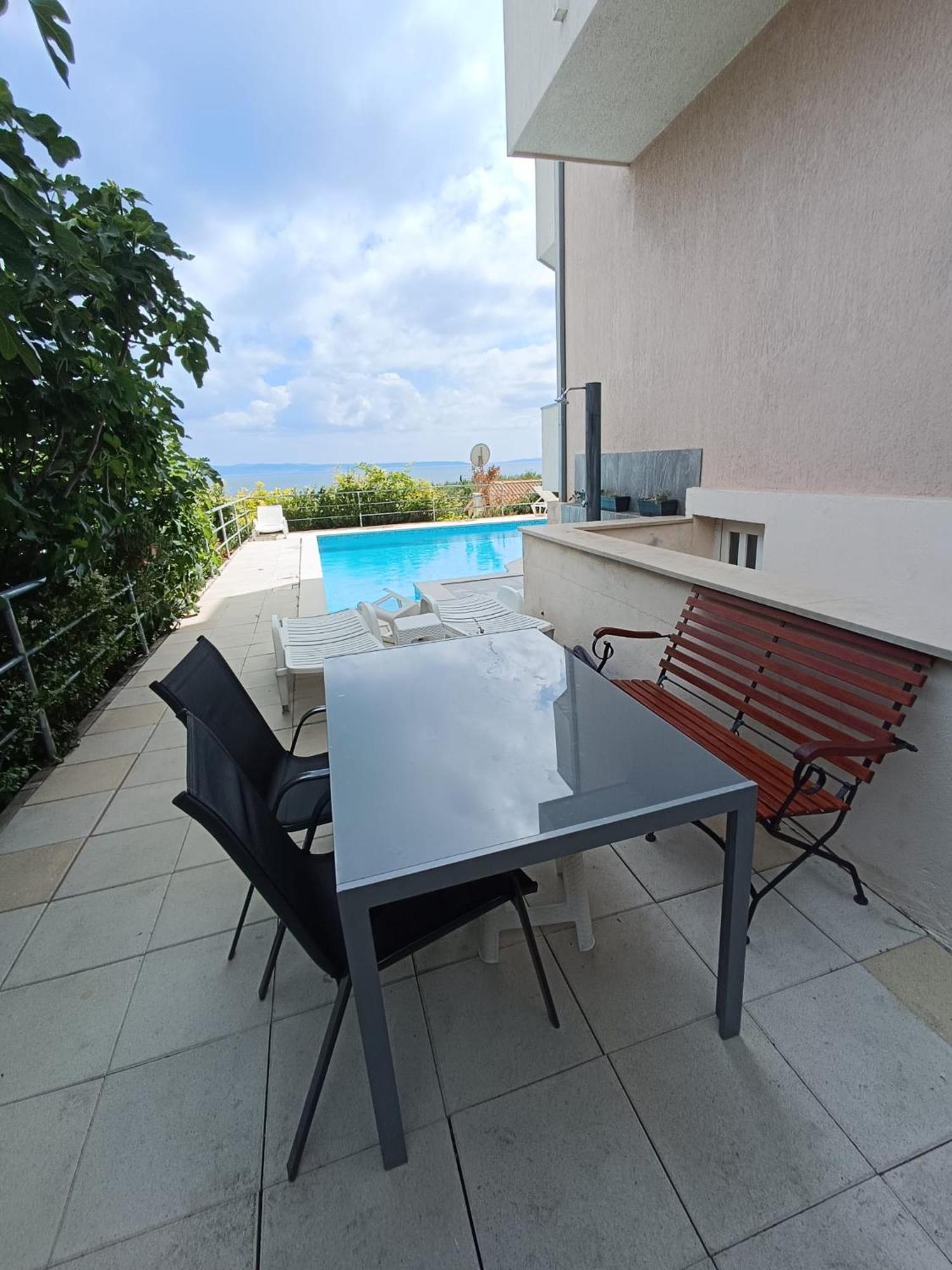 Apartment Lo - With Swimming Pool Split Exteriör bild