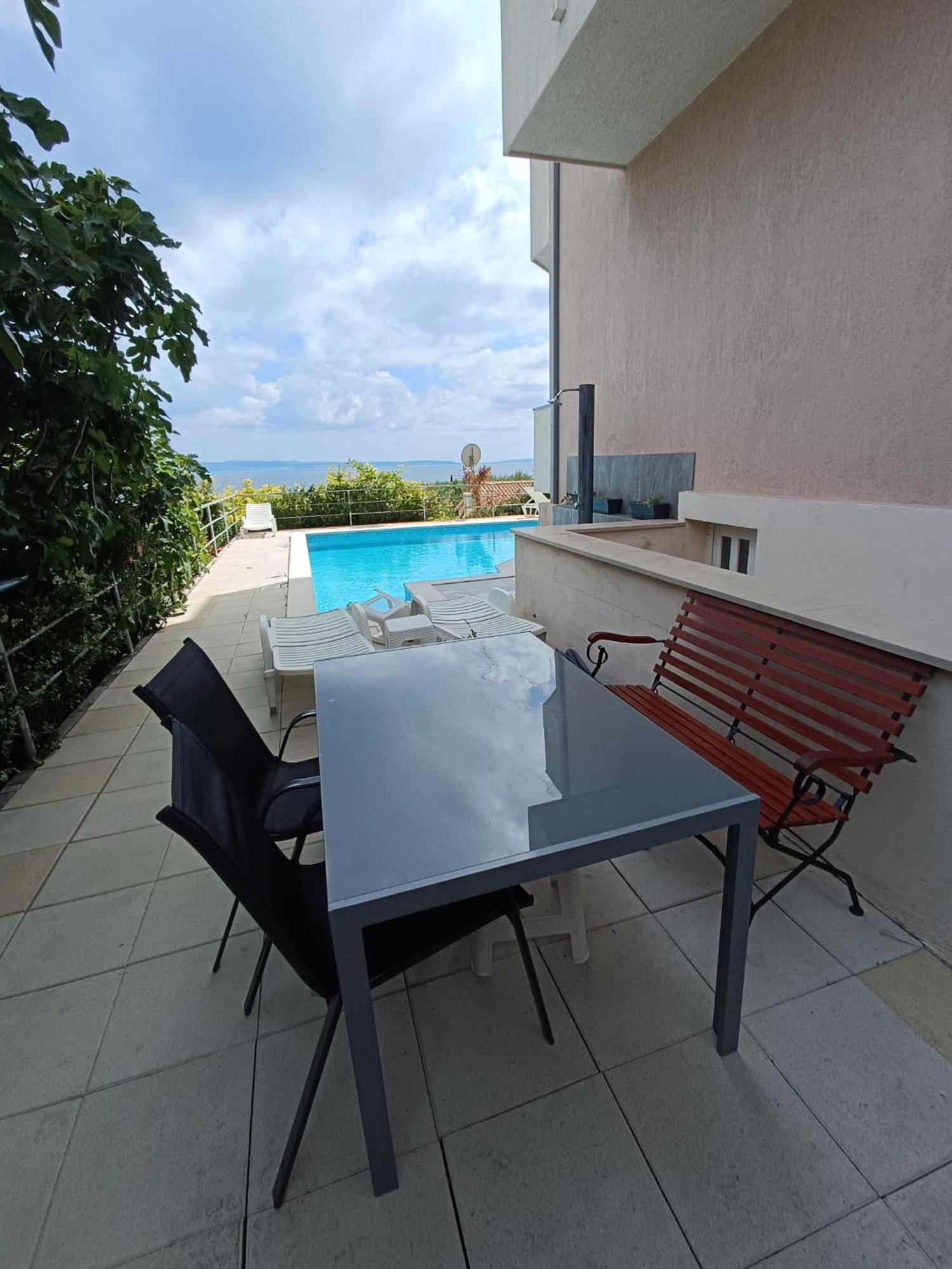Apartment Lo - With Swimming Pool Split Exteriör bild